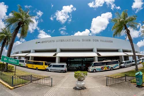 Jovem é detido após fumar dentro de voo no Aeroporto Zumbi dos Palmares