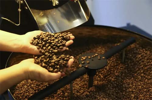 Brasil registra queda na quantidade de café exportado em 2025, mas alcança recorde de receita