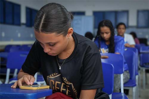 Alagoas celebra sucesso de estudantes em olimpíadas científicas, conquistando 45 medalhas em 2025