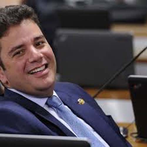 Operação policial apreende mais de meio milhão de reais na residência do governador do Acre