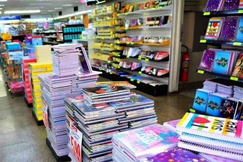 Pesquisa revela que a maior parte dos pais reutiliza materiais escolares e mantém alta disposição para compras em 2026