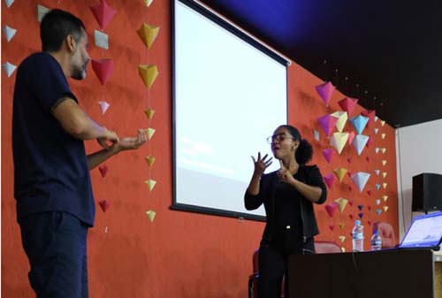 Ufal tem a primeira mulher surda a defender mestrado em Alagoas