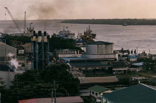 Guiana vive rápida expansão no setor de petróleo, mas vulnerabilidade ao mercado mundial preocupa especialistas