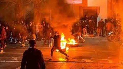 Irã confirma cifra oficial de vítimas nos protestos, enquanto ONGs elevam o número de mortos