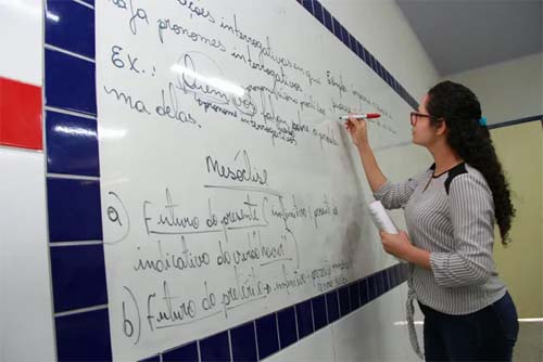 Professora aprovada em concurso há mais de dez anos é finalmente nomeada em Alagoas