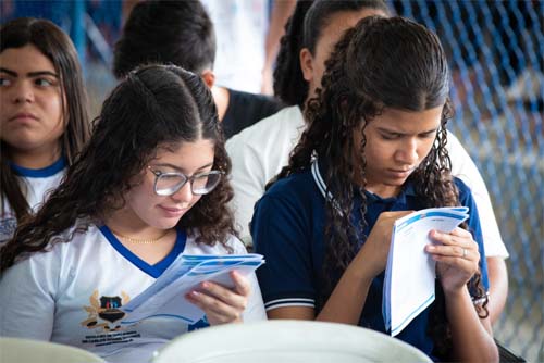 Progresso do Ensino Médio em Tempo Integral no Brasil, com Destaque para Alagoas