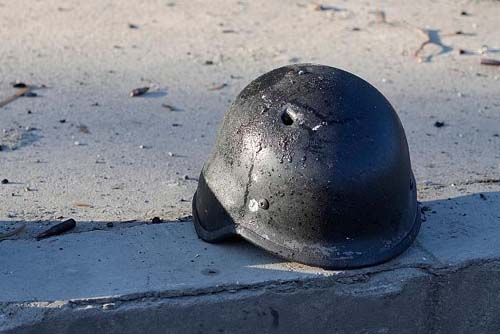 Guerra na Ucrânia, Dia 3: Estados Unidos enviam armas para o combate à invasão russa