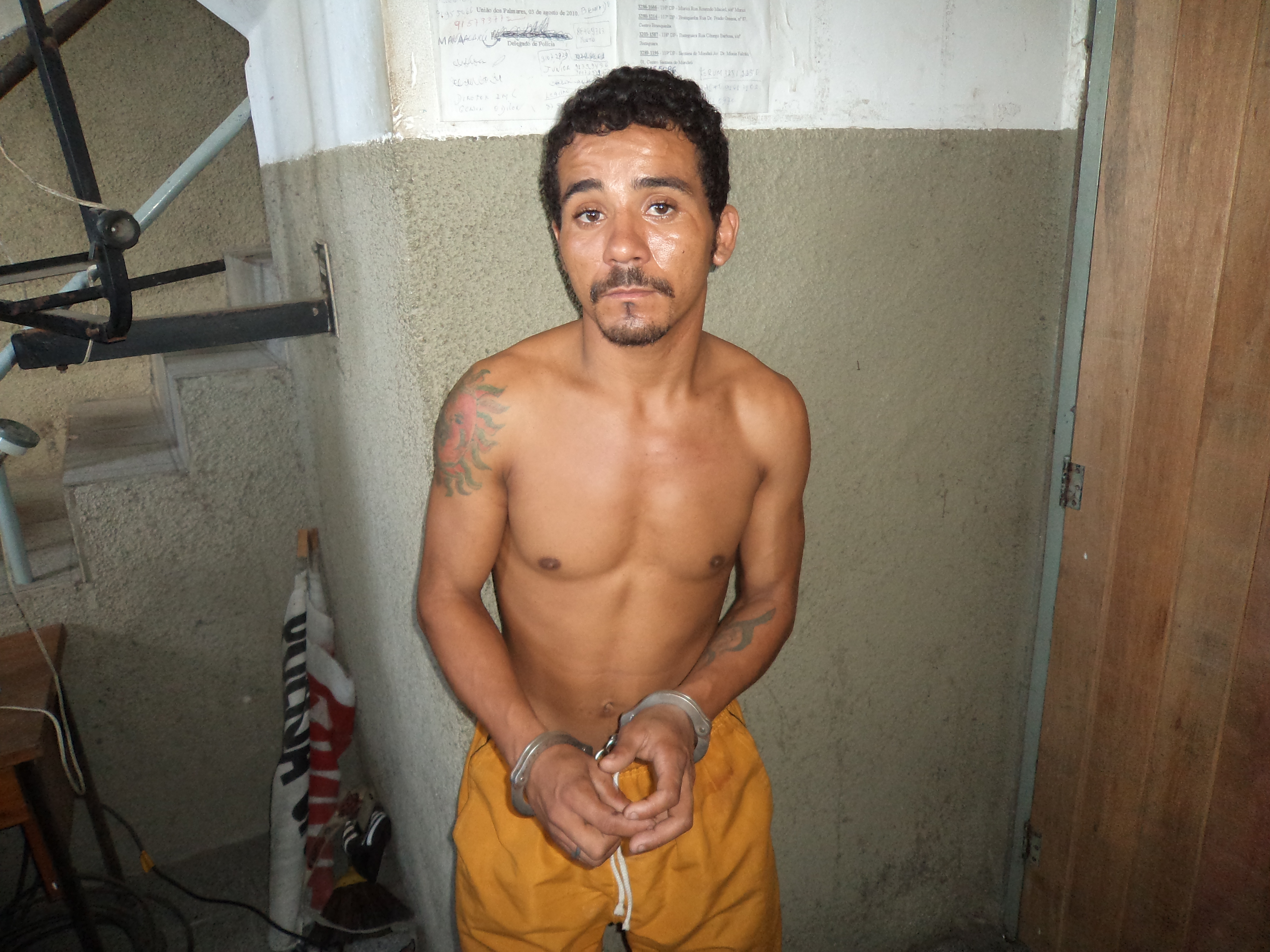 'Cicatriz' é preso em Canastra com mercadorias roubadas de supermercado