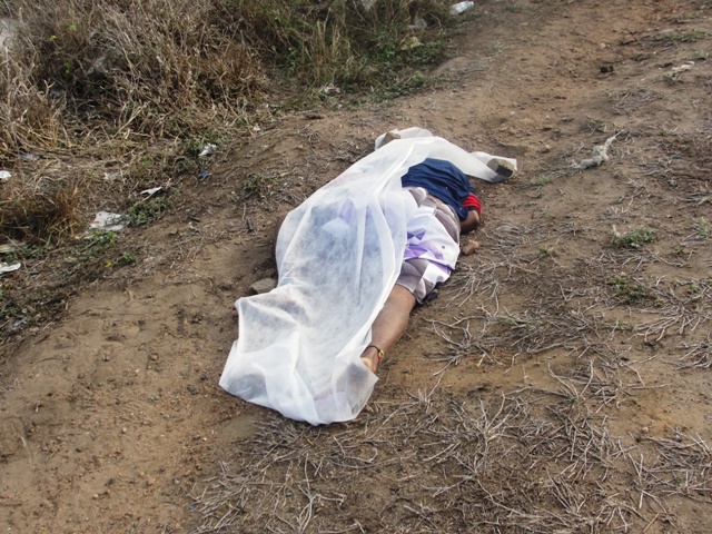 Domestica de 40 anos é encontrada morta a tiros na margem de BR na zona rural de Ibateguara