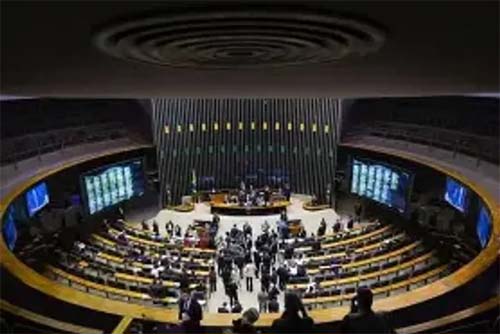 Aprovação da Prioridade em Anistia por Câmara de Deputados Inclui Votos de Parlamentares de AL