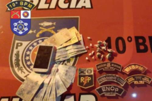 Jovem é preso no Alto do Cruzeiro com drogas e quase R$ 2 mil em espécie