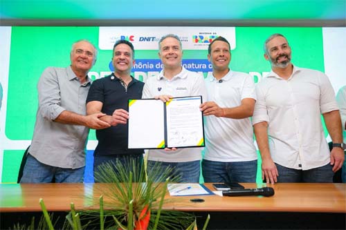 Autoridades anunciam investimento de R$ 481 milhões na duplicação de trecho da BR-104 em Alagoas