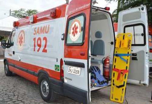 Colisão entre veículos deixa três feridos na BR-316