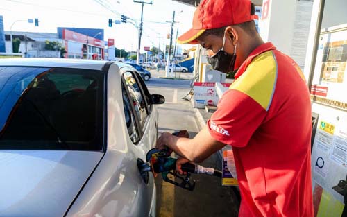Preço da gasolina em Alagoas deve cair R$ 1,40 com mudança de tributação