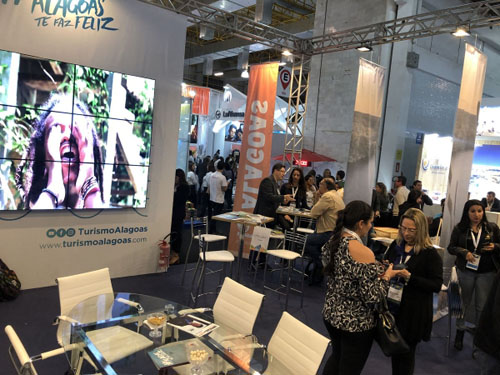 Estande de Alagoas é um dos mais movimentados em 1º dia de feira da Abav