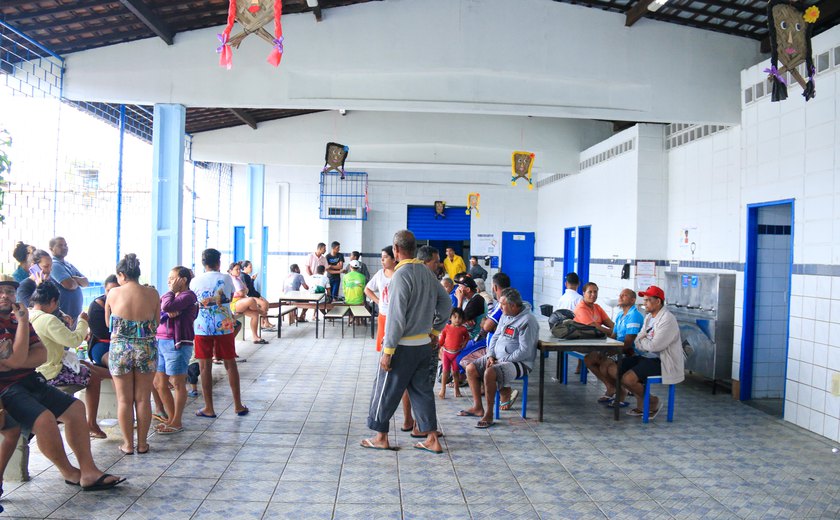 Escolas da rede estadual de ensino servem de abrigo para mais de 300 pessoas em Maceió