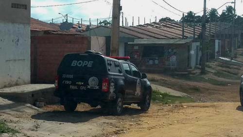 Líder de organização criminosa é morto ao trocar tiros com a polícia no litoral de AL