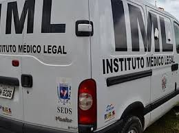 Homem é morto a tiros na frente da esposa e do filho em Maceió