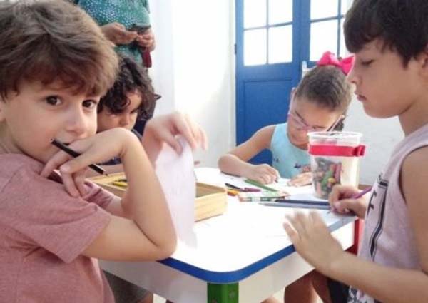 Biblioteca Pública realiza ação literária na orla da Ponta Verde no domingo (26)