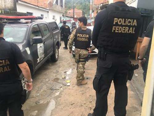 Traficante movimentava meio milhão por mês e alugava apartamentos à beira-mar para hospedar assaltantes