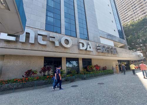 Polícia Civil prende dentista com registro cancelado e produtos vencidos em consultório de luxo na Barra da Tijuca