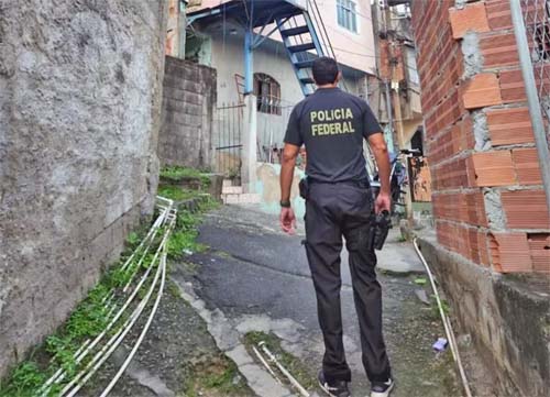 Quadrilha usava dados de moradores de rua para fraudar Auxílio Emergencial; cinco são presos no Rio