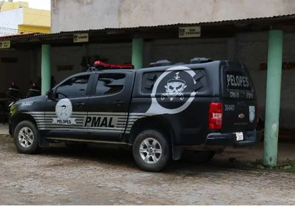 Jovem é preso com drogas em São Luís do Quitunde