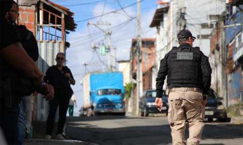 Ação contra grupo criminoso na Bahia prende 15 pessoas e deixa seis mortos