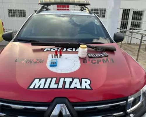 Suspeito de homicídio morre ao trocar tiros com a polícia durante operação