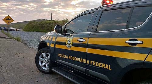 PRF confirma morte de homem em acidente com carreta, em Pilar