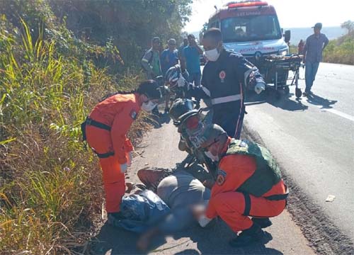 Motociclista morre após colidir na traseira de carreta na BR-101, em Teotônio Vilela