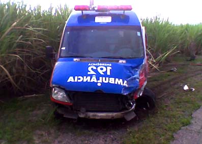 Motorista embriagado provoca colisão com Ambulância Cidadã na AL 220