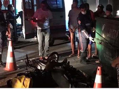 Motociclista de 19 anos morre ao colidir contra container de entulhos em Arapiraca