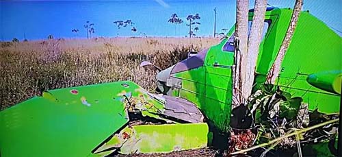 Piloto fica ferido após queda de avião agrícola próximo a residencial na região metropolitana