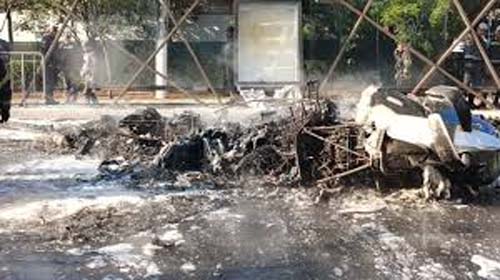 Avião de pequeno porte cai no litoral de São Paulo e deixa dois feridos