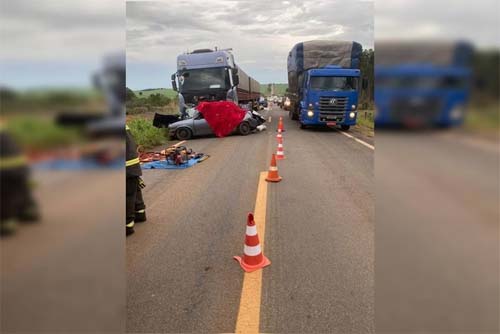 Cinco Mortos em Acidente Grave Entre Carro e Carreta no Entorno do DF