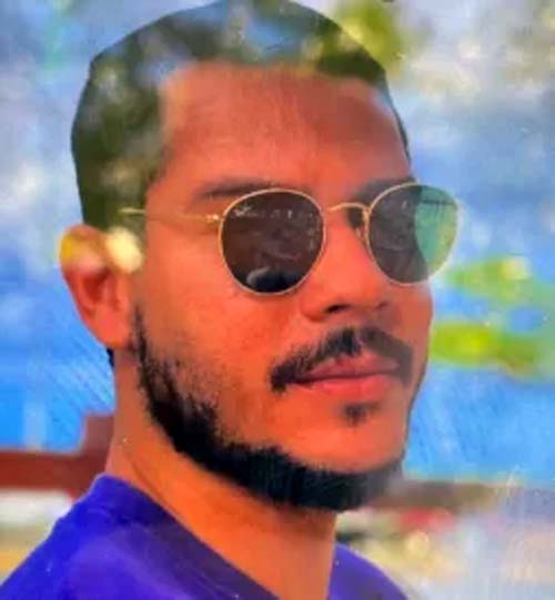 Motociclista morre após colidir com meio-fio e cair em ribanceira