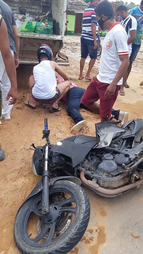 Acidente entre caminhão e motocicleta deixa um homem ferido na AL-101, em São Bento