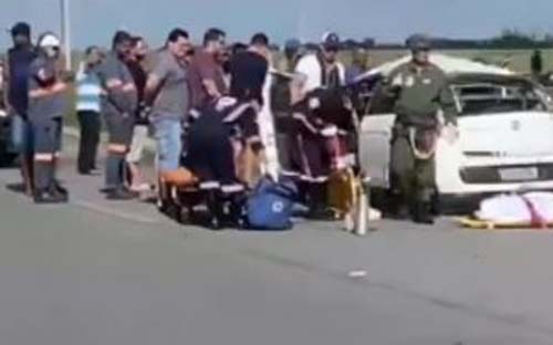 Esposa de sargento da PM morre após carro capotar em Campo Alegre