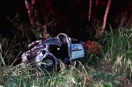 Capotamento deixa uma pessoa presa às ferragens na cidade de Campo Alegre