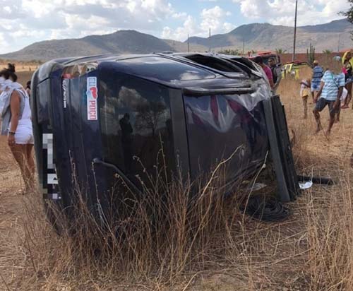 Mulher morre e outras três pessoas ficam feridas em acidente no Sertão