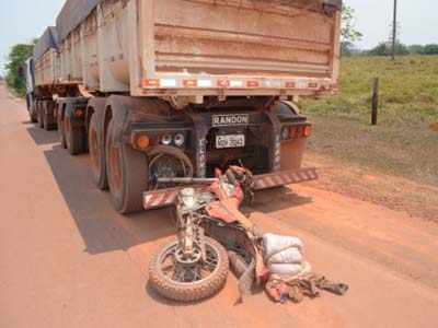 Colisão entre motocicleta e carreta deixa um morto e outro ferido na Al-115 em Igaci