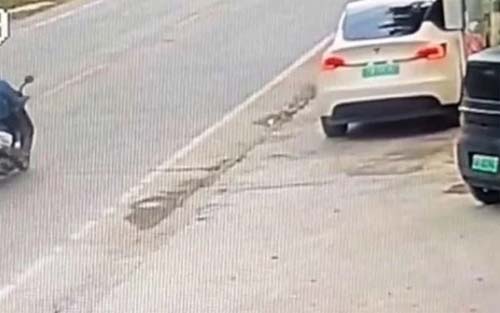 Tesla falha, perde o controle e mata duas pessoas atropeladas na China