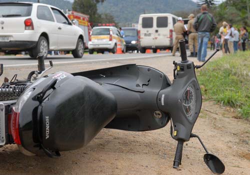 Acidente deixa um morto e ferido na BR-101