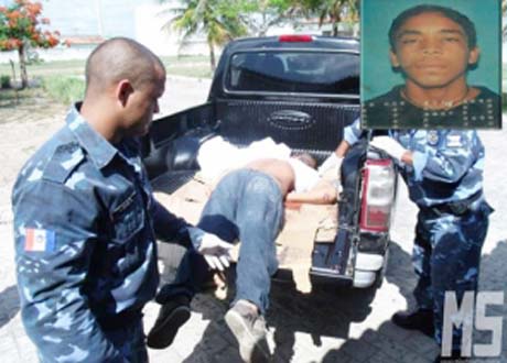 Colisão entre carro e moto deixa um gravemente ferido em Delmiro Gouveia