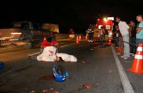 Motociclista morre ao colidir com caminhão em Junqueiro