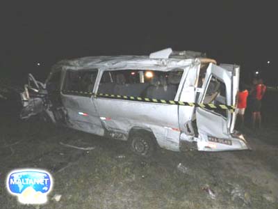 Grave acidente na BR-316 deixa três mortos e vários feridos 