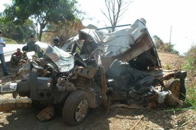 .Veículo bate em árvore e deixa quatro alagoanos mortos em Goiás