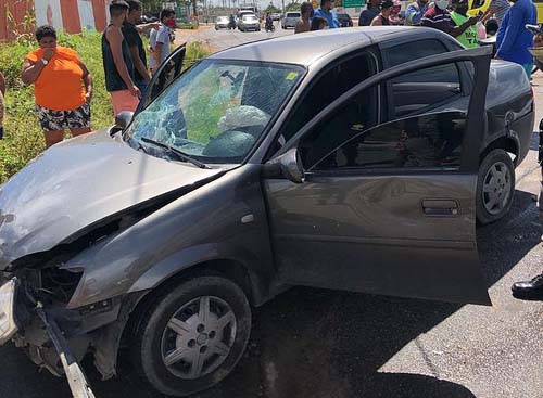 Colisão em Jacarecica termina com motociclista morto e motorista ferido