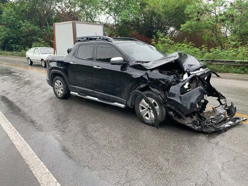 Motorista morre em acidente entre dois carros na ladeira do Polo Industrial em Marechal Deodoro